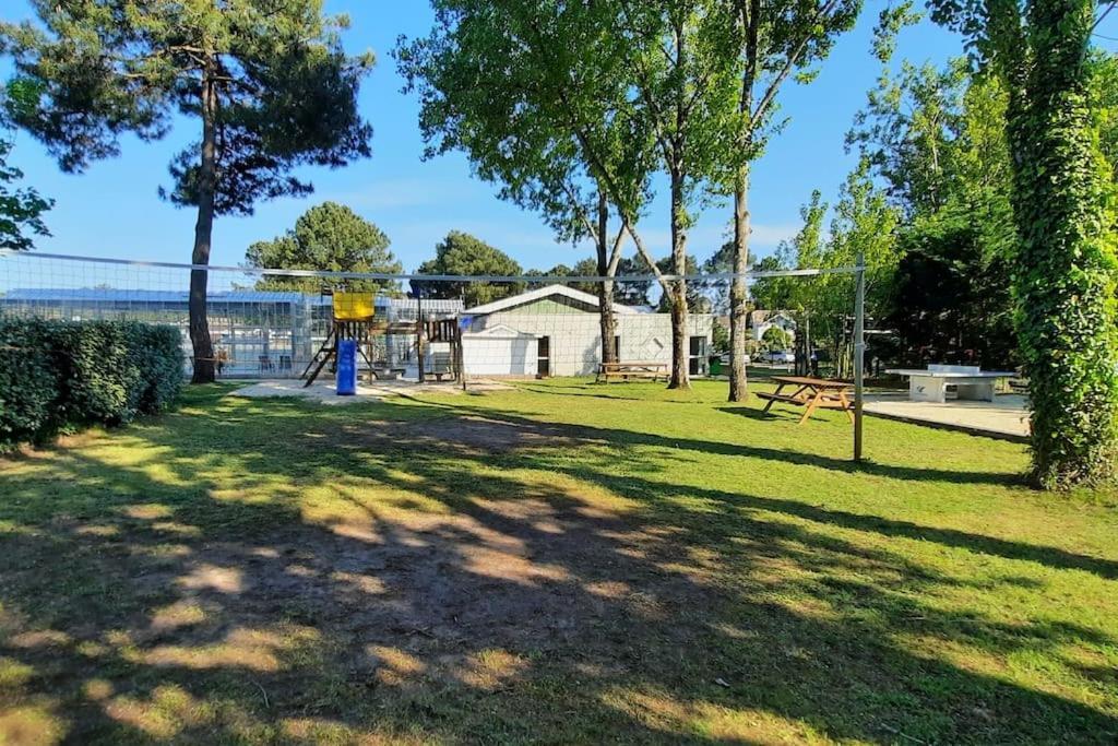 Chez Ced Et Laeti, Appartement Prive Avec Jardin Et Terrasse Dans Residence L'Estuaire Muni D'Une Piscine Couverte Et Aire De Jeu, Linge De Lit Et De Salle D'Eau Ainsi Que Tele, Compris Dans Le Tarif Profitez A Fond De Notre Belle Region Le Verdon-sur-Mer Dış mekan fotoğraf